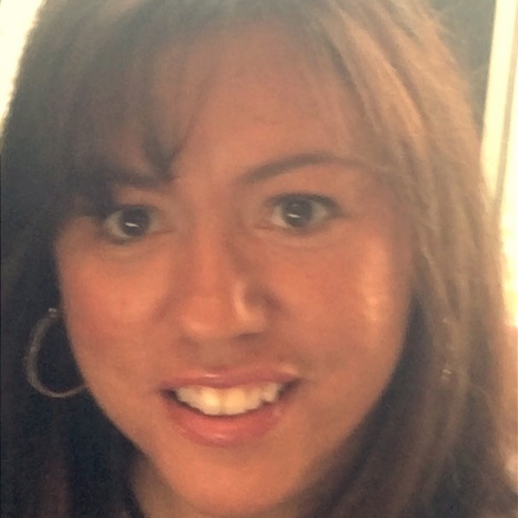 Meet your Posher, Evelyn - Picture 1 of 2